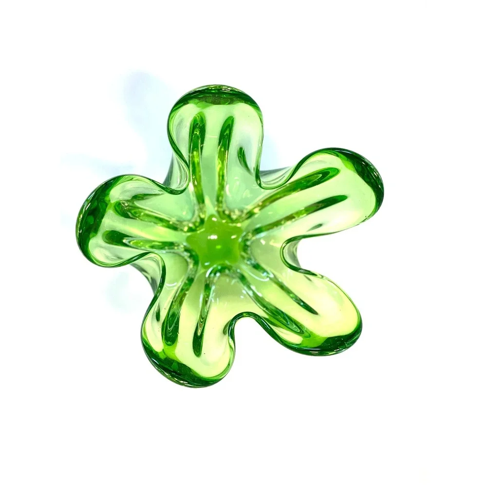 Vintage Mid century‎ green art glass handkerchief bowl - Picture 5 of 11